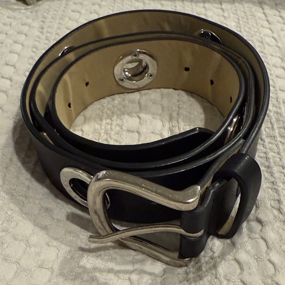 Steve Madden Women’s Black Leather Belt Silver Buckle Modern Classic Style (B1)